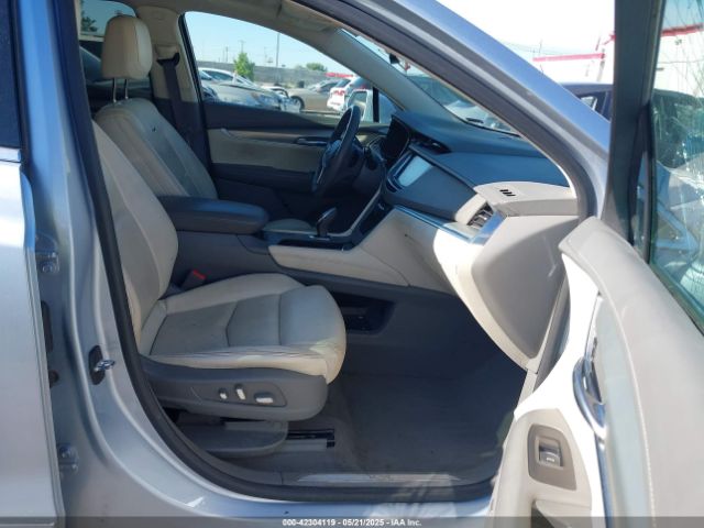 2017 CADILLAC XT5 1GYKNERS5HZ308486 Photo 4