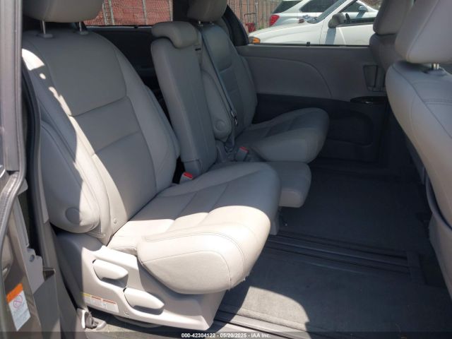 5TDYK3DC6FS674906 Toyota Sienna Xle 8 Passenger