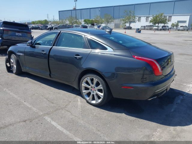 2016 JAGUAR XJ SAJWJ2GD3G8V93278 Photo 2