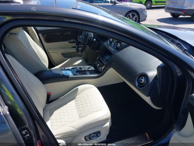 2016 JAGUAR XJ SAJWJ2GD3G8V93278 Photo 4