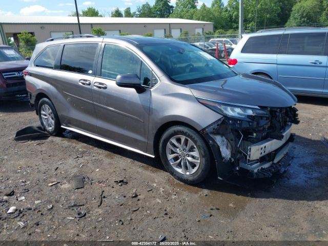 2022 TOYOTA SIENNA 5TDBSKFC1NS049616