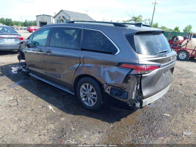 2022 TOYOTA SIENNA 5TDBSKFC1NS049616 Photo 2
