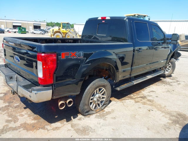 1FT7W2BT0HEE45949 Ford F-250 Lariat