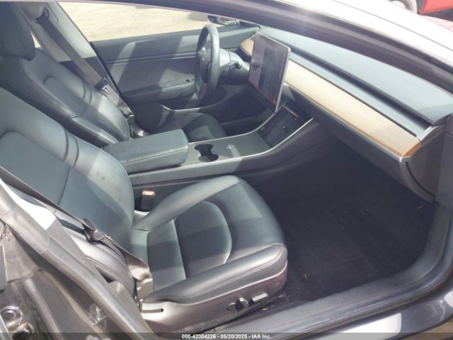 5YJ3E1EA2JF011588 Tesla Model 3 Long Range/mid Range