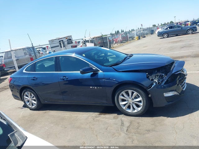 1G1ZD5STXNF180178 Chevrolet Malibu Fwd Lt