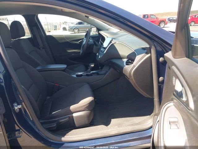 1G1ZD5STXNF180178 Chevrolet Malibu Fwd Lt
