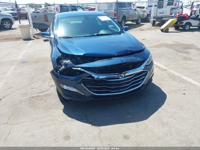 1G1ZD5STXNF180178 Chevrolet Malibu Fwd Lt