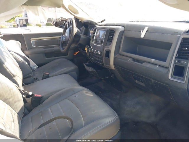 3C6JR6AG1KG504281 RAM 2019