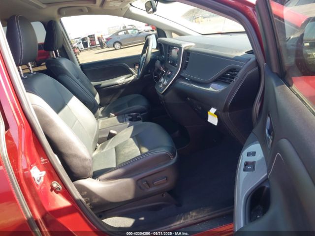 5TDXZ3DC8LS053685 Toyota SIENNA SE