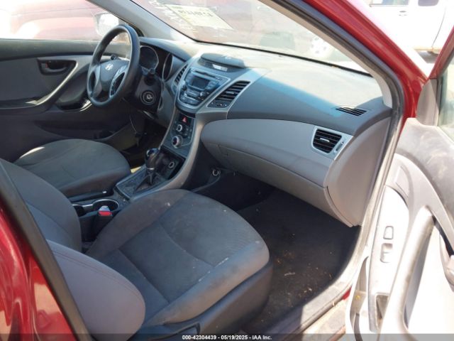 5NPDH4AE3FH631235 Hyundai ELANTRA SE