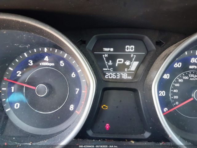 5NPDH4AE3FH631235 Hyundai ELANTRA SE