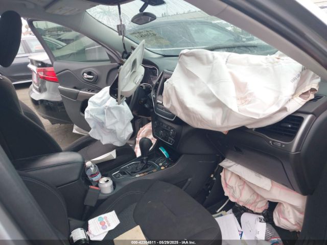 2019 JEEP CHEROKEE 1C4PJLCBXKD134360 Photo 4