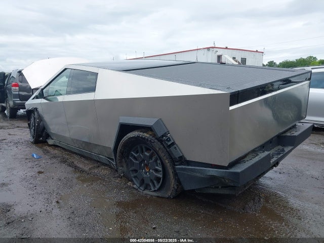 2025 TESLA CYBERTRUCK 7G2CEHED1SA061865 Photo 2