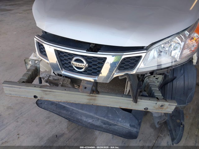 3N6CM0KNXFK731138 Nissan 2015