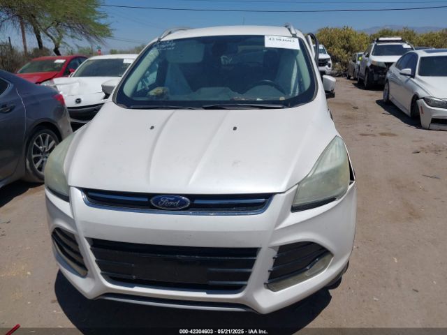 1FMCU0J90EUB49745 Ford Escape Titanium
