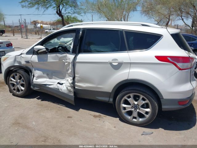 1FMCU0J90EUB49745 Ford Escape Titanium