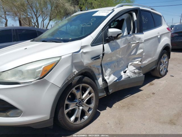 1FMCU0J90EUB49745 Ford Escape Titanium