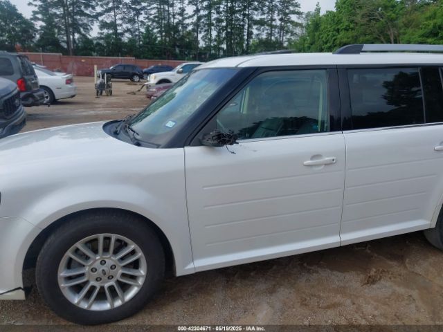 2FMGK5C8XEBD00203 Ford FLEX SEL