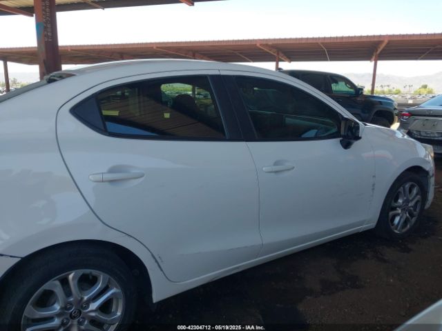 3MYDLBYV1HY180614 Toyota YARIS IA