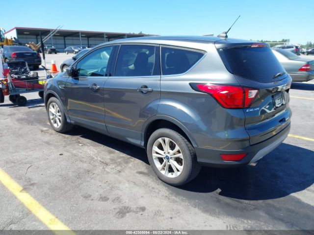 1FMCU0GD5KUB19907 Ford ESCAPE SE