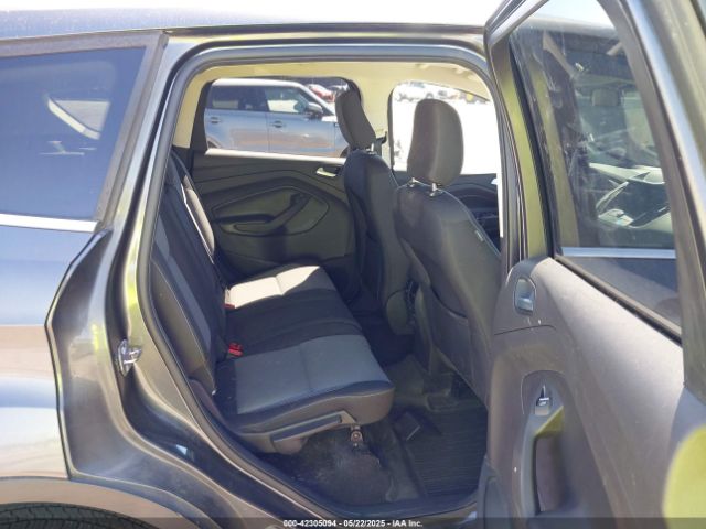 1FMCU0GD5KUB19907 Ford ESCAPE SE
