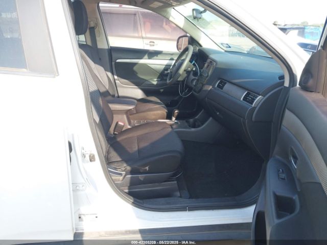 JA4AD2A34EZ010217 Mitsubishi Outlander Es