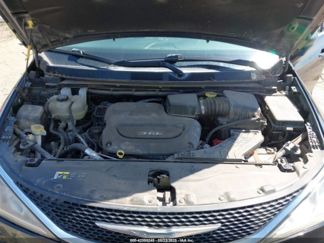2C4RC1BG2HR642106 Chrysler Pacifica Touring-l