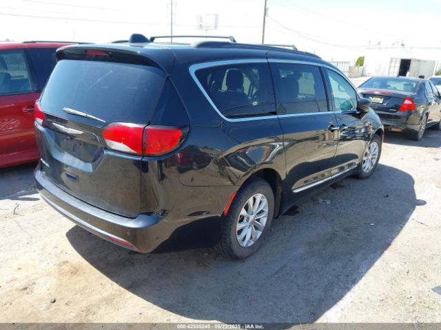 2C4RC1BG2HR642106 Chrysler Pacifica Touring-l
