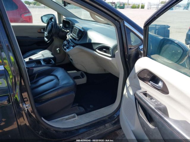 2C4RC1BG2HR642106 Chrysler Pacifica Touring-l
