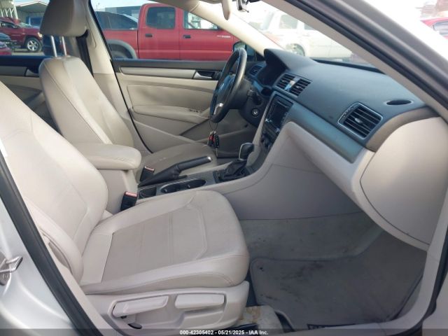 1VWBS7A37FC019833 Volkswagen Passat 1.8t Se