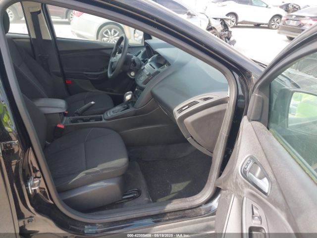 1FADP3F27GL233945 Ford FOCUS SE