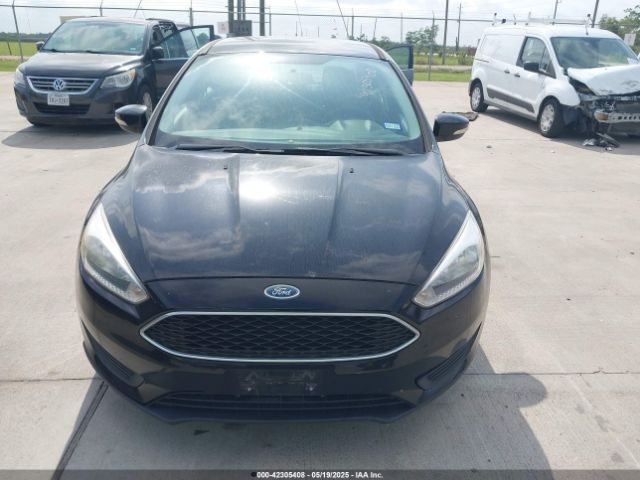 1FADP3F27GL233945 Ford FOCUS SE