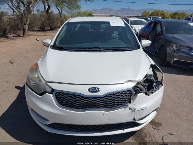 KNAFX4A6XE5217305 KIA Forte