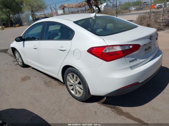 KNAFX4A6XE5217305 KIA Forte