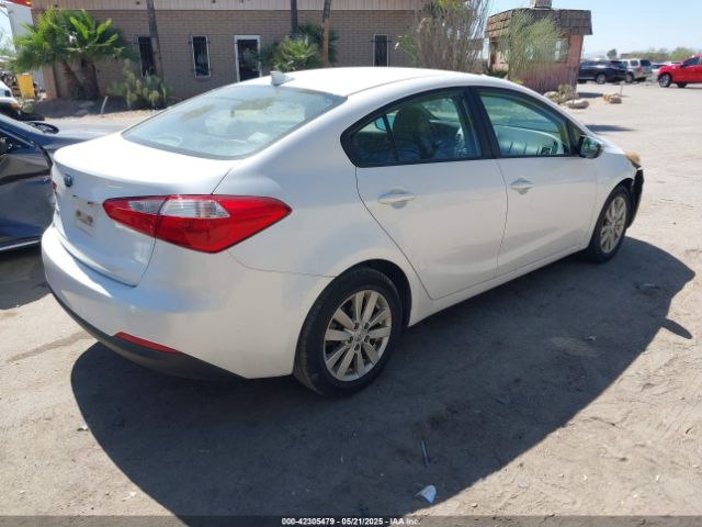 KNAFX4A6XE5217305 KIA Forte