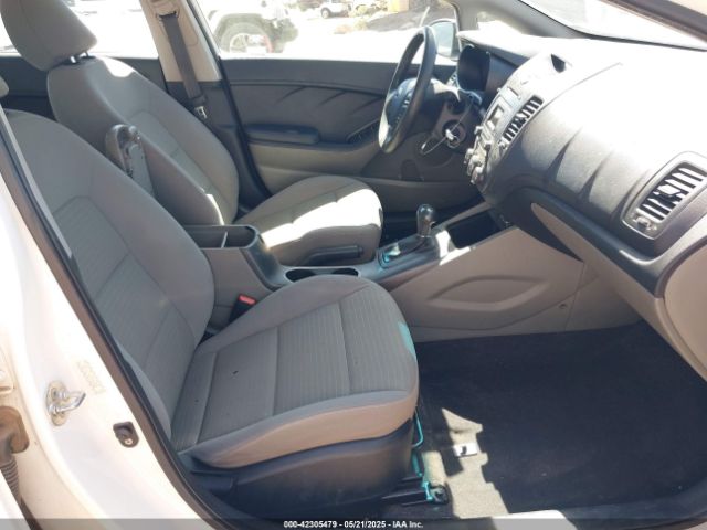 KNAFX4A6XE5217305 KIA Forte