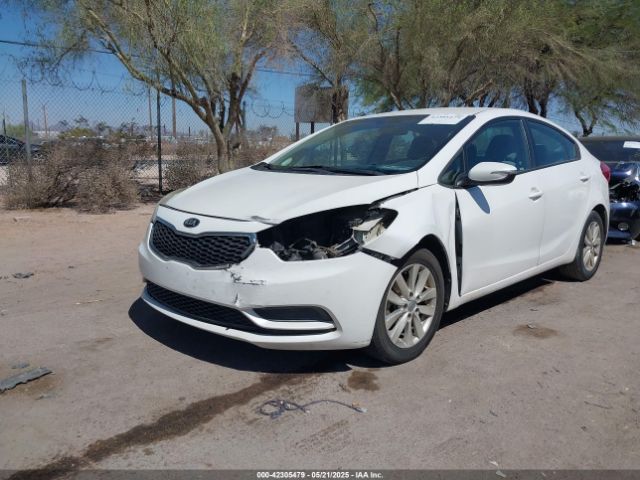 KNAFX4A6XE5217305 KIA Forte