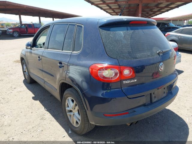 2011 VOLKSWAGEN TIGUAN WVGAV7AX1BW534176 Photo 2
