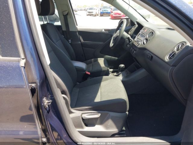 2011 VOLKSWAGEN TIGUAN WVGAV7AX1BW534176 Photo 4