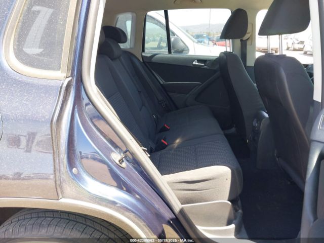 2011 VOLKSWAGEN TIGUAN WVGAV7AX1BW534176 Photo 7