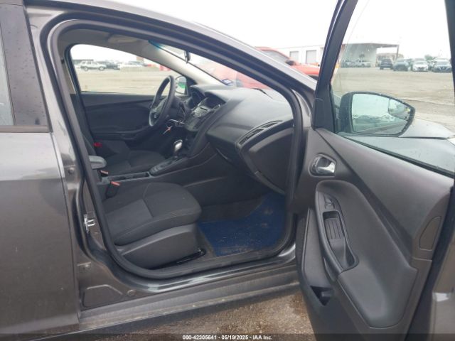 1FADP3F21HL205009 Ford FOCUS SE