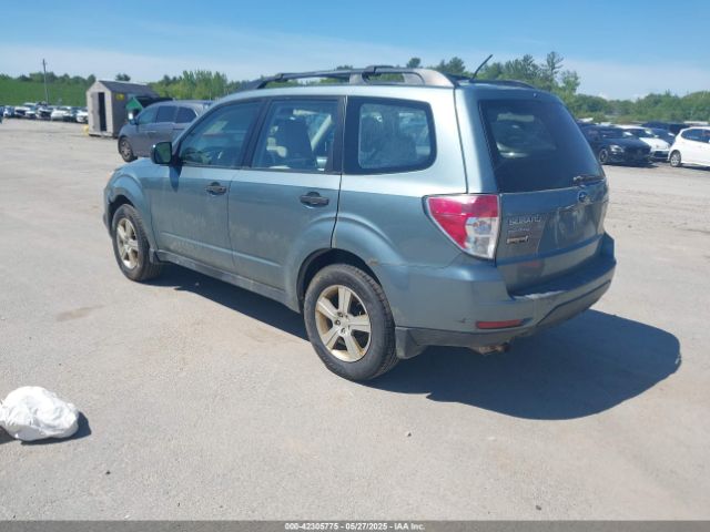2013 SUBARU FORESTER JF2SHABC9DG404623 Photo 2