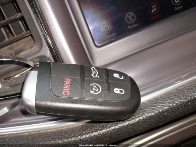 2C3CDZAG8JH116517 Dodge Challenger Sxt