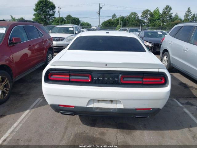 2C3CDZAG8JH116517 Dodge Challenger Sxt