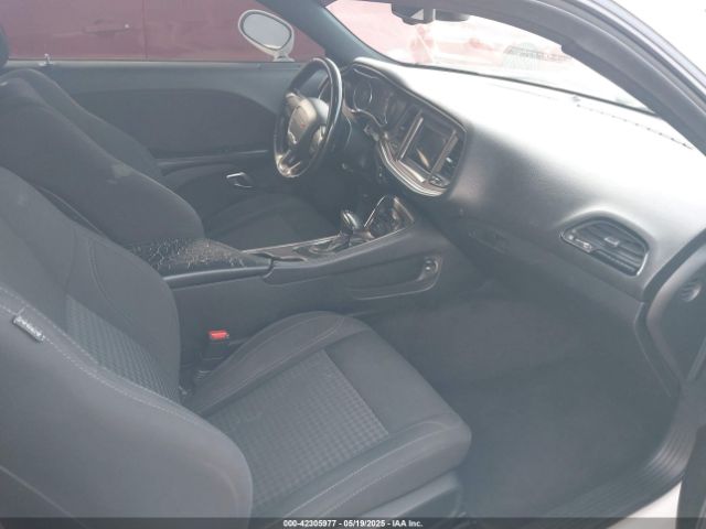 2C3CDZAG8JH116517 Dodge Challenger Sxt