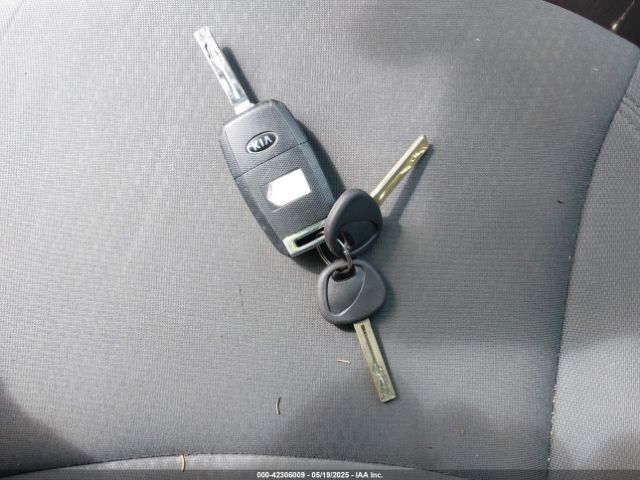KNAGM4A77F5621895 KIA Optima Lx