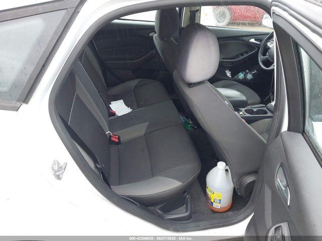 1FADP3K21EL376148 Ford FOCUS SE