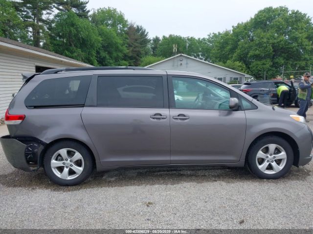5TDKK3DC8ES422689 Toyota Sienna Le V6 8 Passenger
