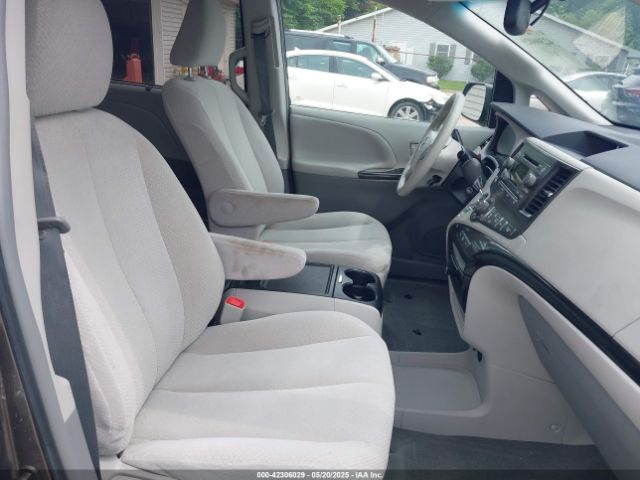 5TDKK3DC8ES422689 Toyota Sienna Le V6 8 Passenger