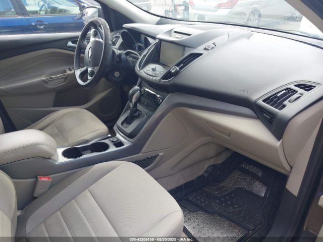 1FMCU9GX1FUB99792 Ford ESCAPE SE